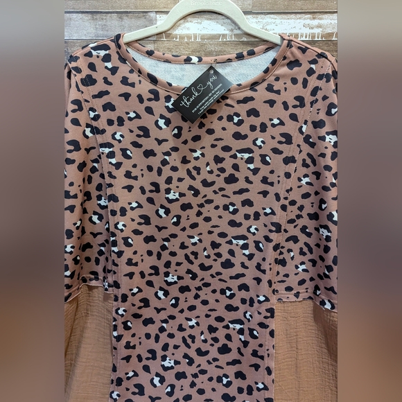 New Textured Raw Edge Drop Shoulder Animal Print W/Tan Hi Lo Side Slit Tunic - Picture 7 of 14